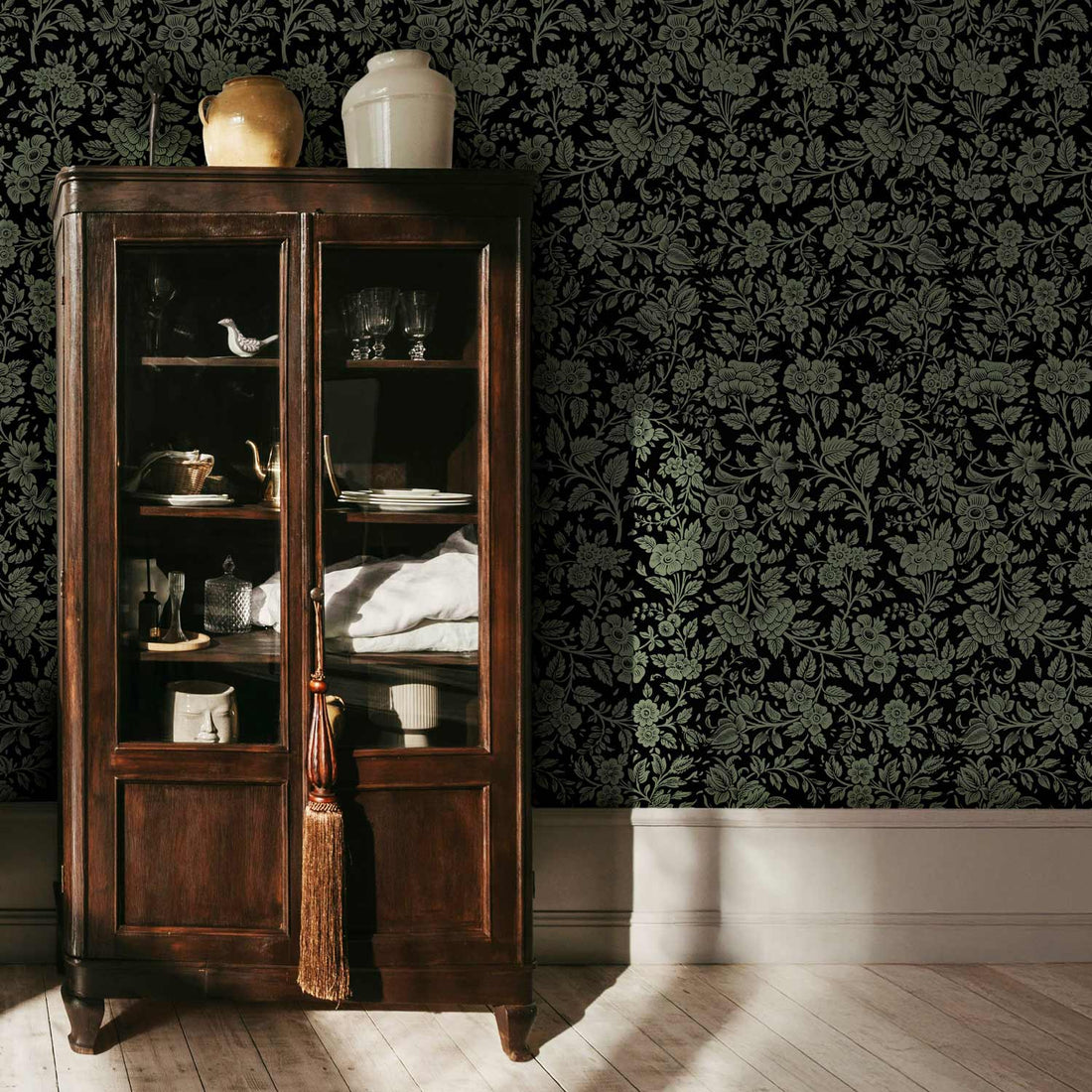 Dark Granny Chic Floral Print Wallpaper