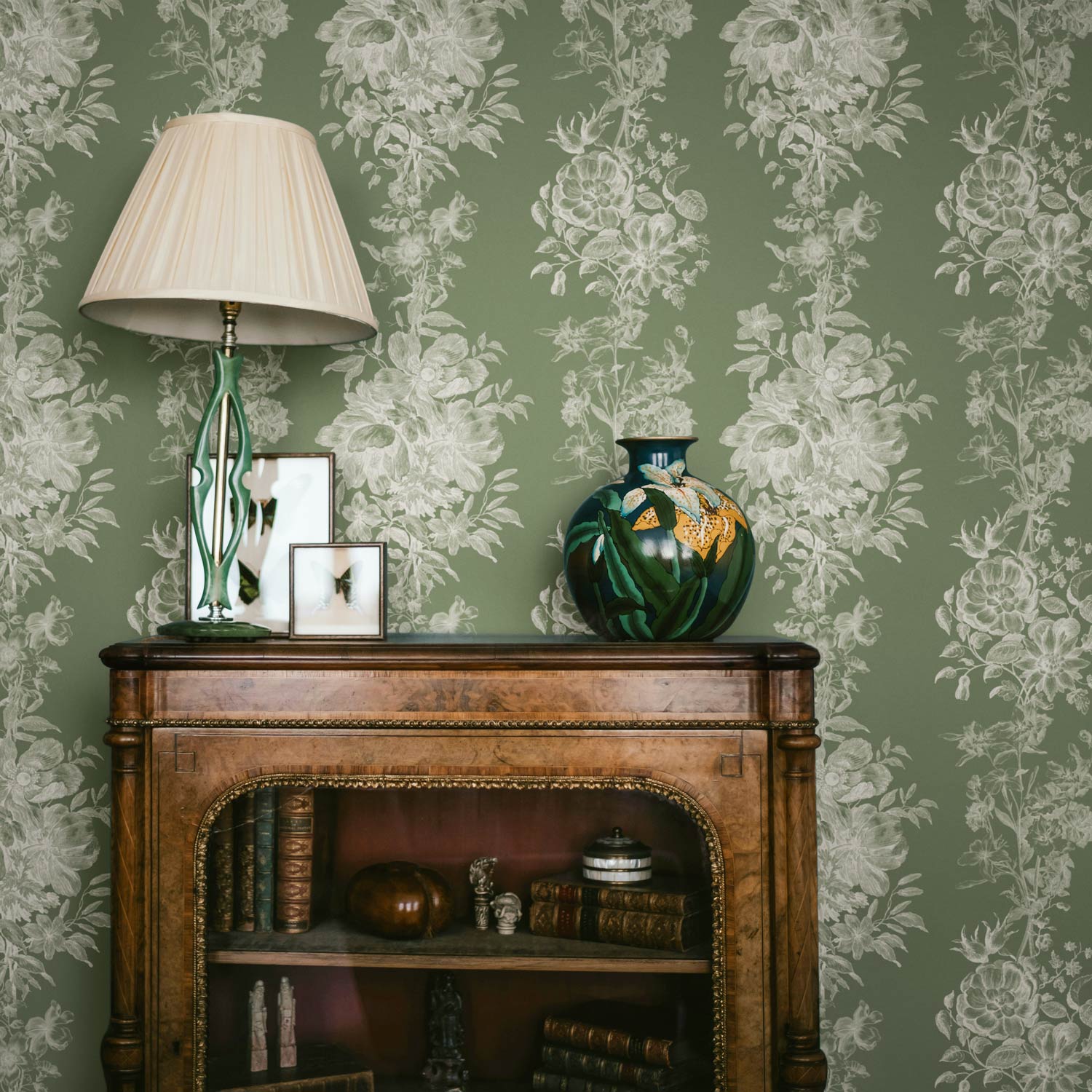Victorian English Garden Toile Wallpaper