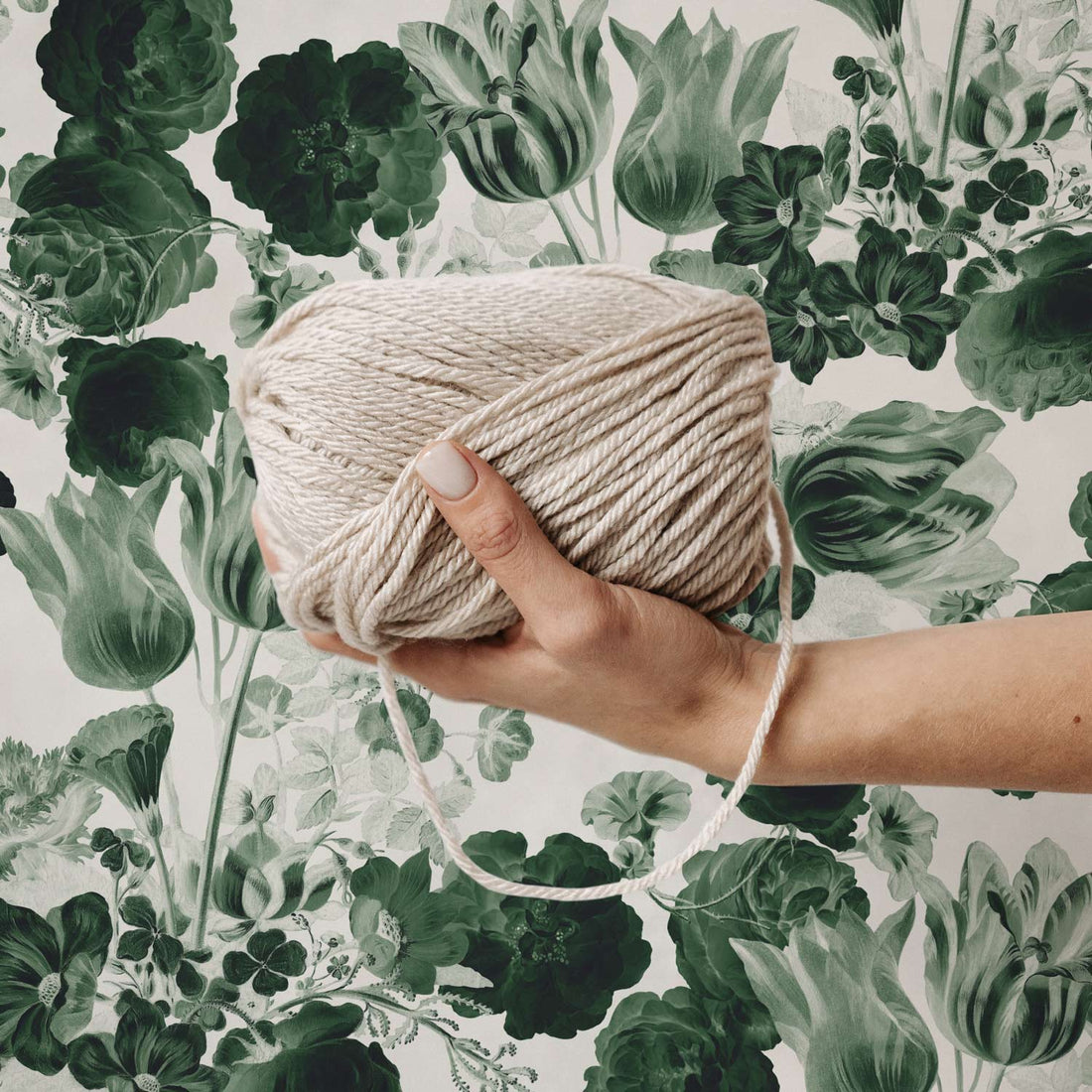 Classic Green Vintage Flowers Wallpaper