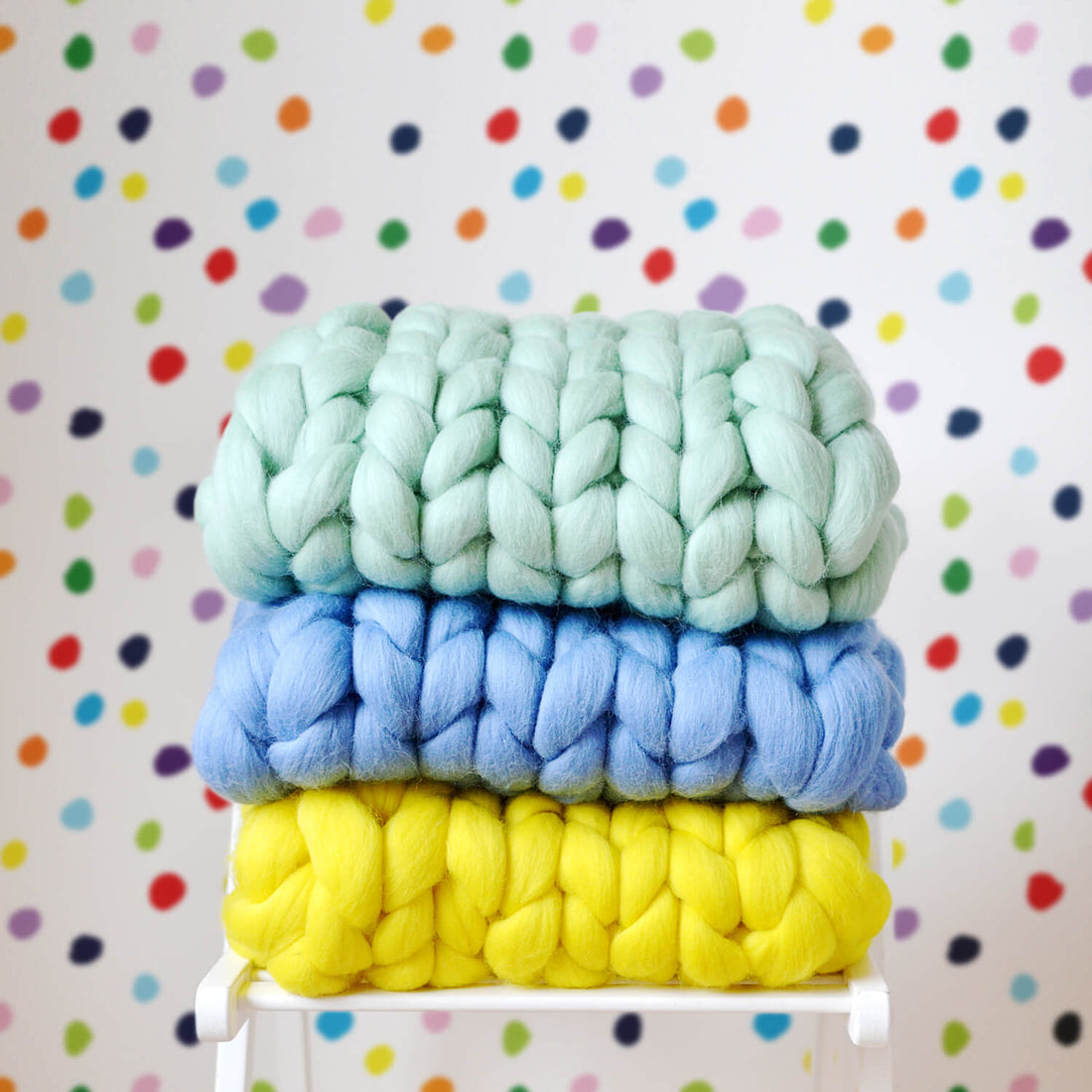 colorful spots removable wallpaper for kids bedroom with knit blankets