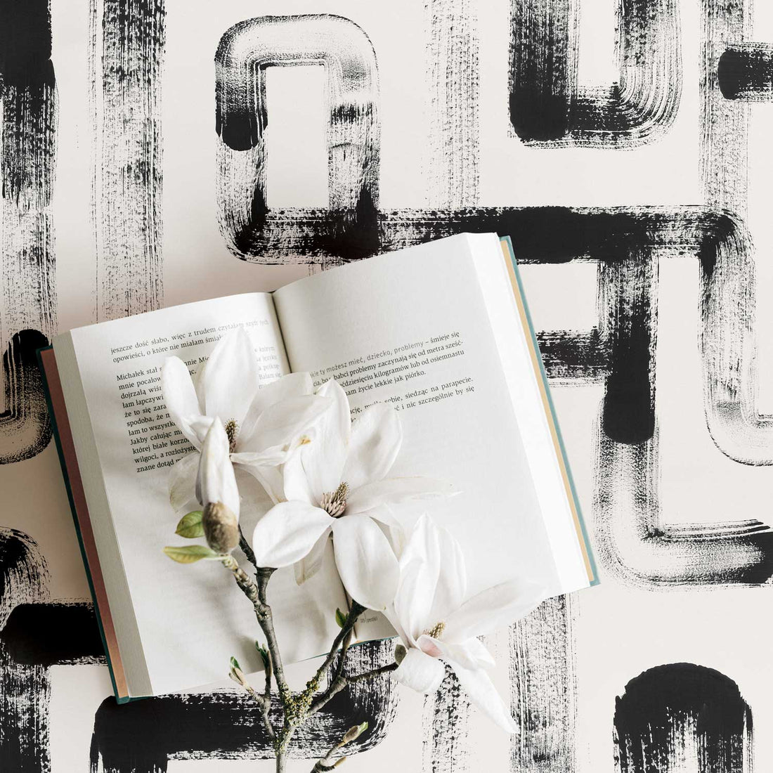 Hand painted brush stroke design wallpaper