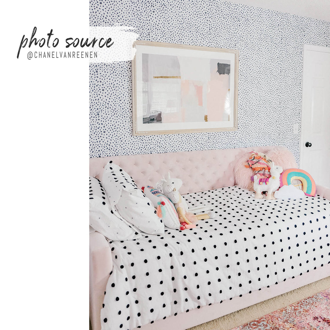 modern pink girls bedroom with dotted wallpaper in grey