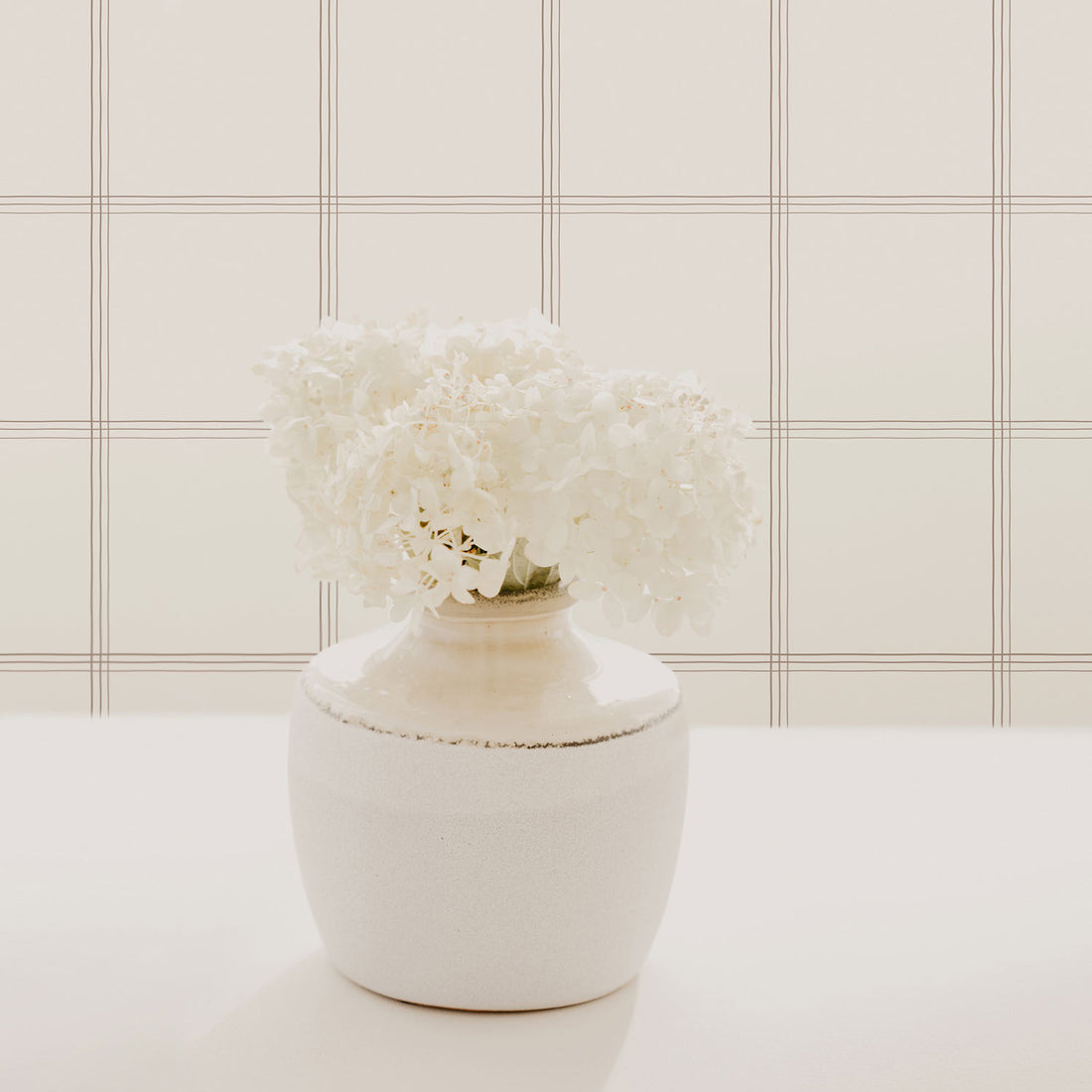 simple and minimal plaid wallpaper design with flowers