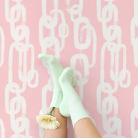 pale pink chain pattern inspired wallpaper