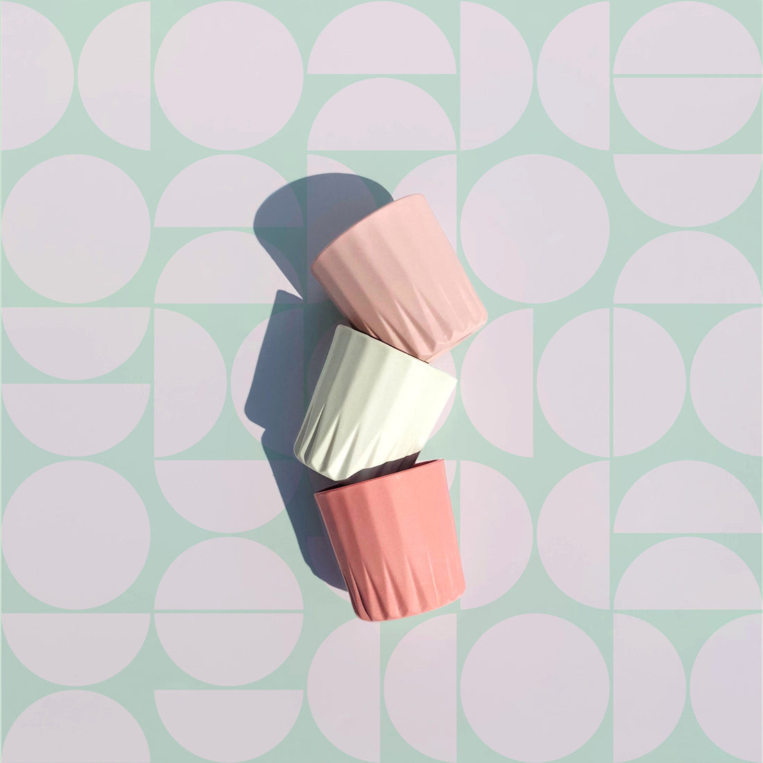 subtle pastel color geometric shapes wallpepr