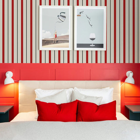 Carta da parati moderna a righe rosse
