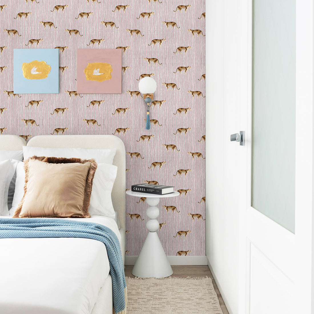 Bold Leopard Design Silk Wallpaper