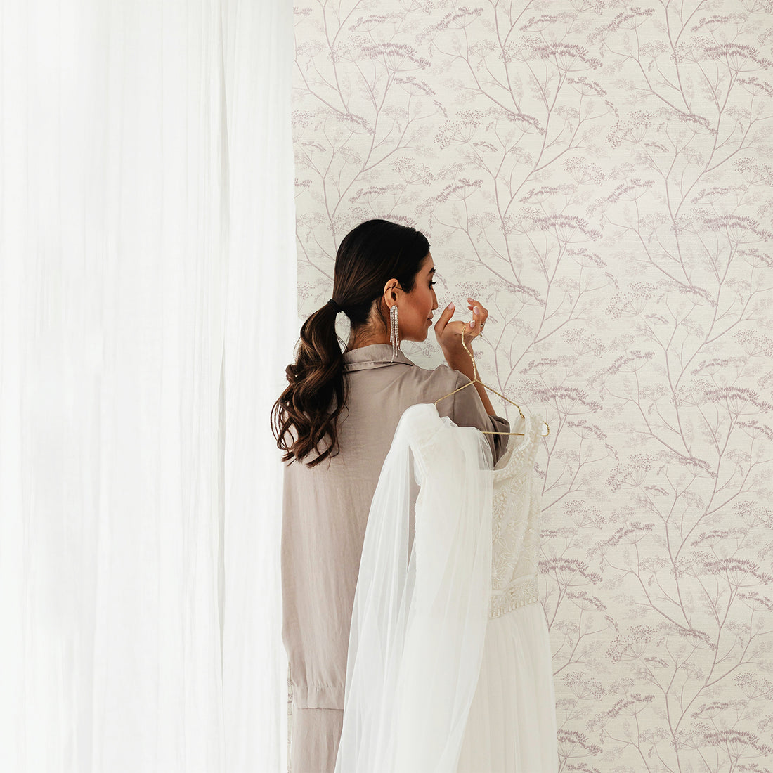 Botanical Wildflower Silk Wallpaper