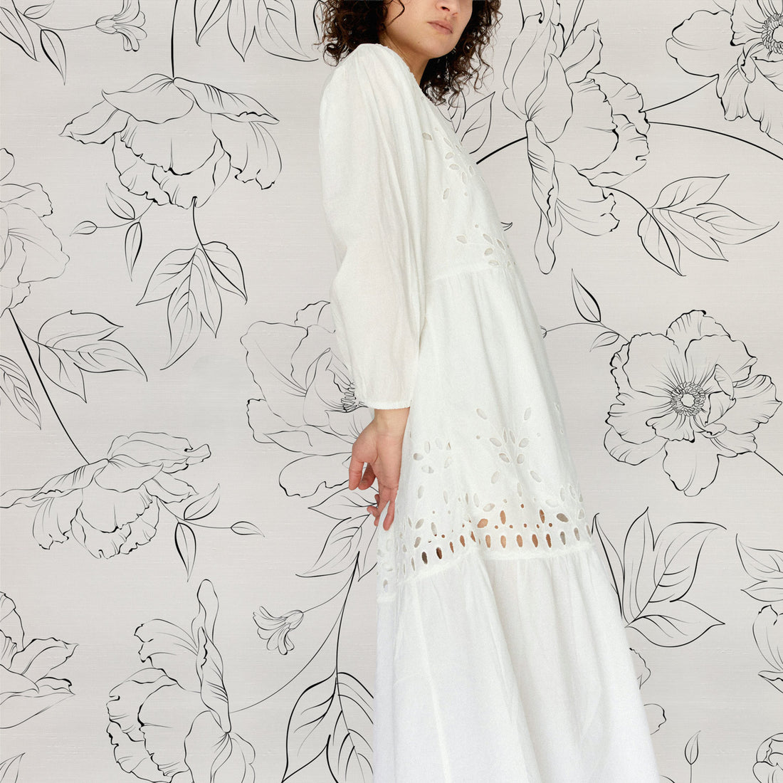 Delicate Floral Silk Wallpaper