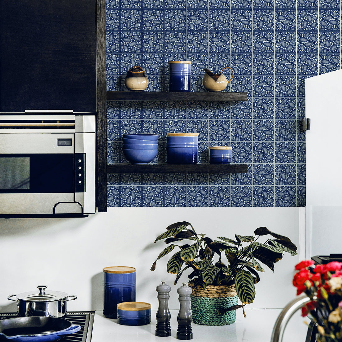 Funky Oval Tile Design Wallpaper