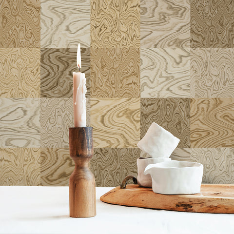 Carta da parati con stampa a mosaico in legno chiaro