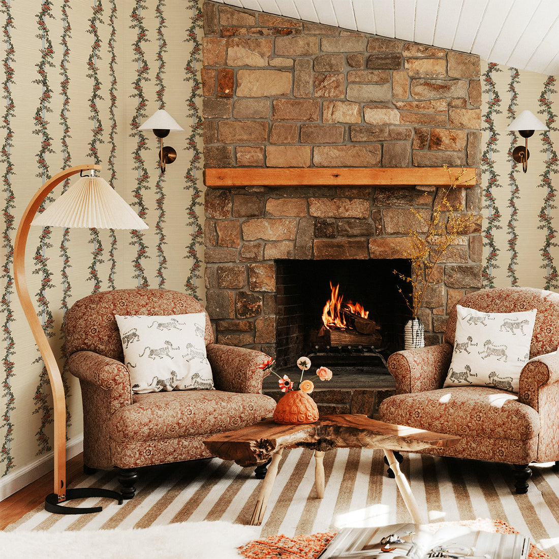 Vintage Floral Garland Grasscloth Wallpaper