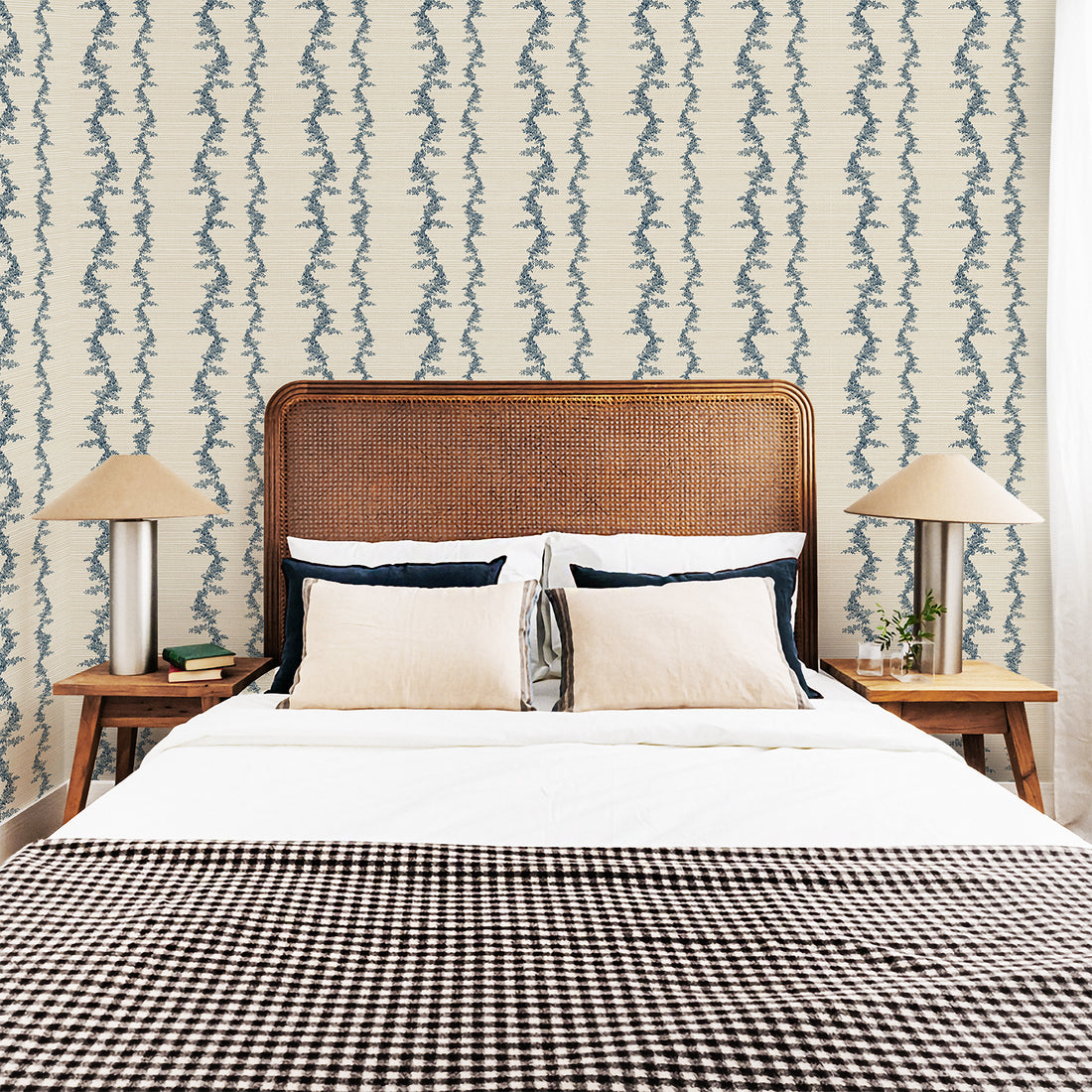 Vintage Floral Garland In Blue Grasscloth Wallpaper