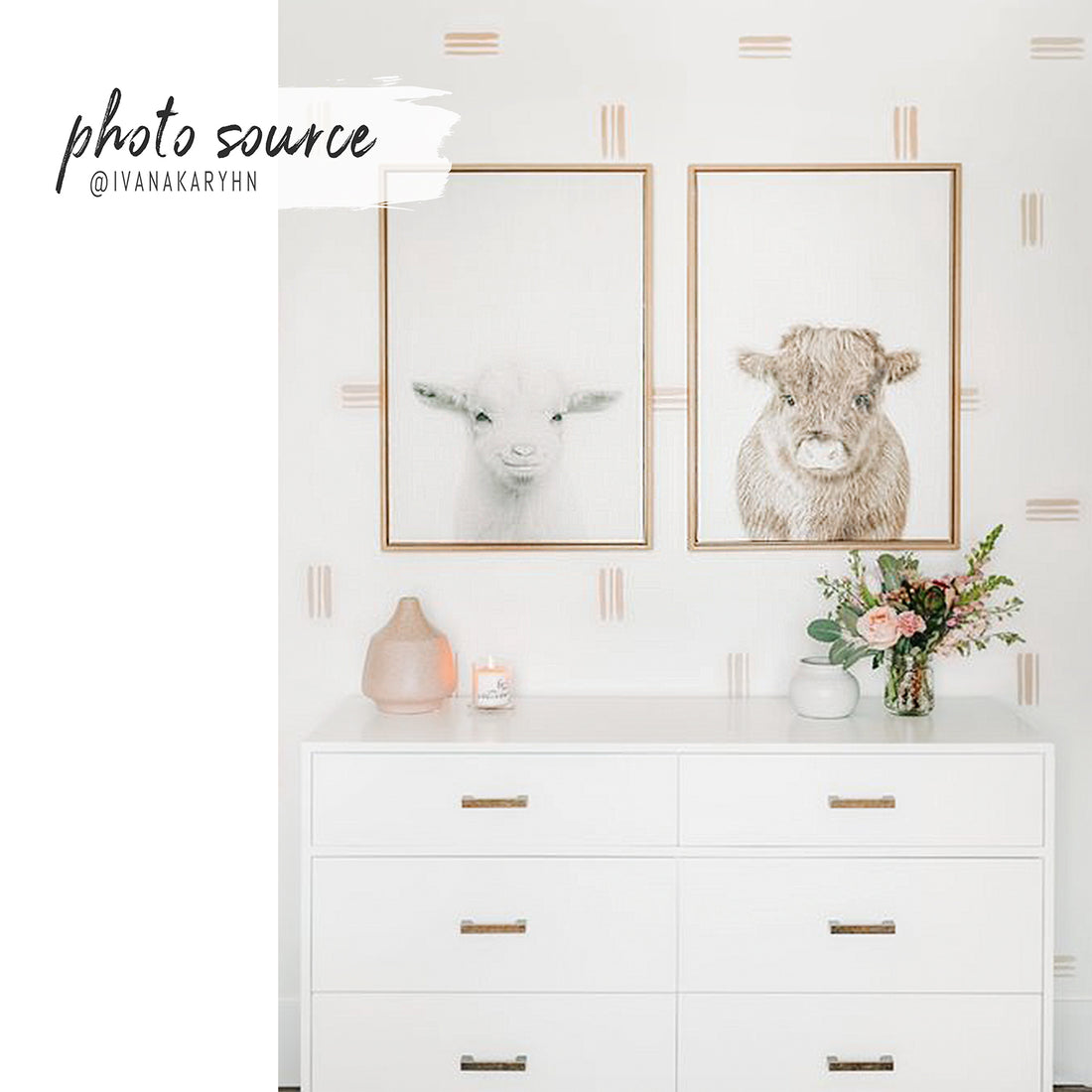 Beige brush strokes print wallpaper