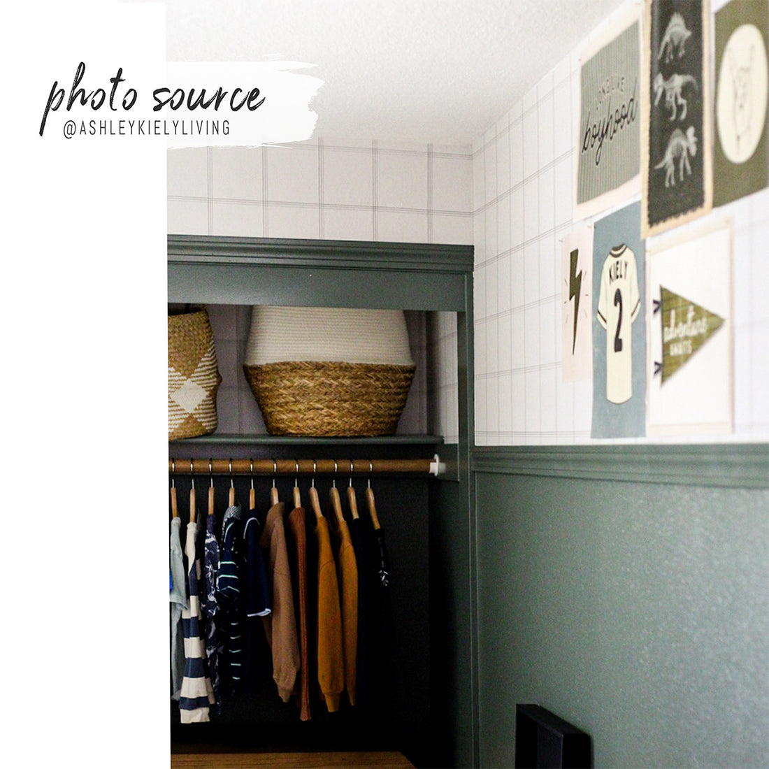 Classic neutral plaid design wallpaper