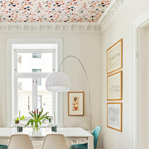 Carta da parati per soffitti con motivo Terrazzo colorato