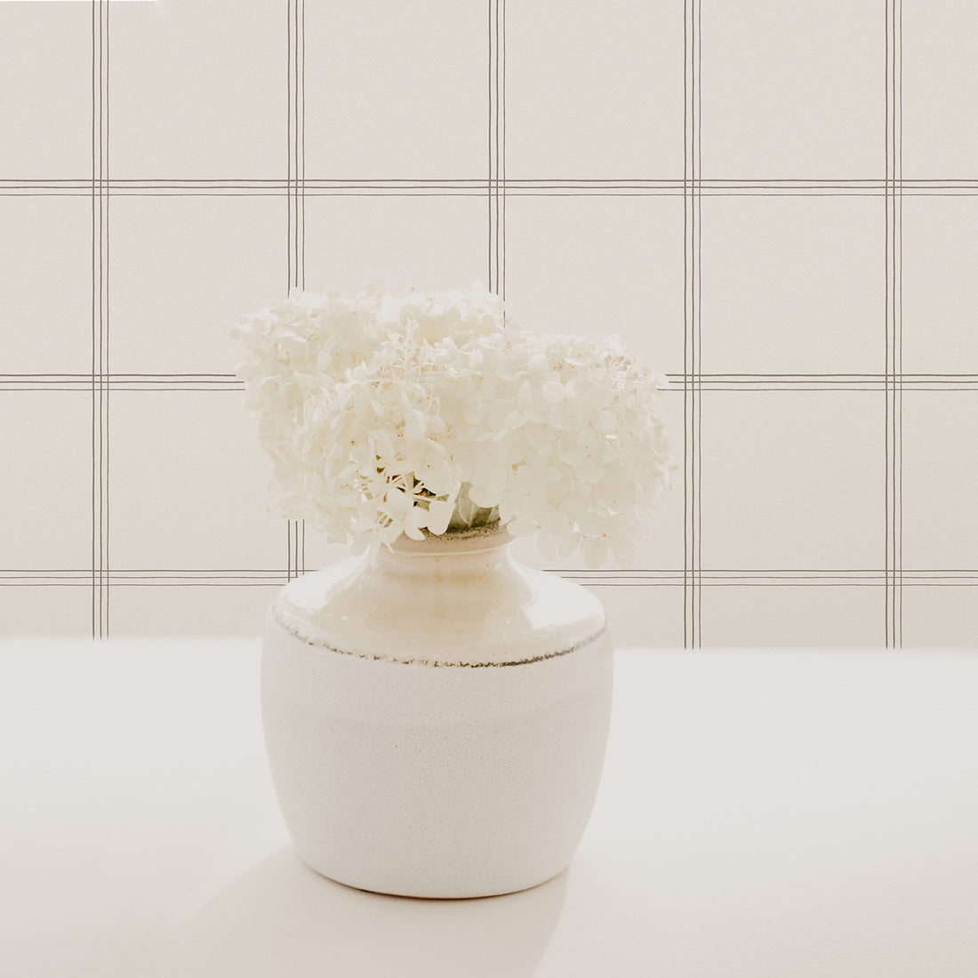 Classic neutral plaid design wallpaper
