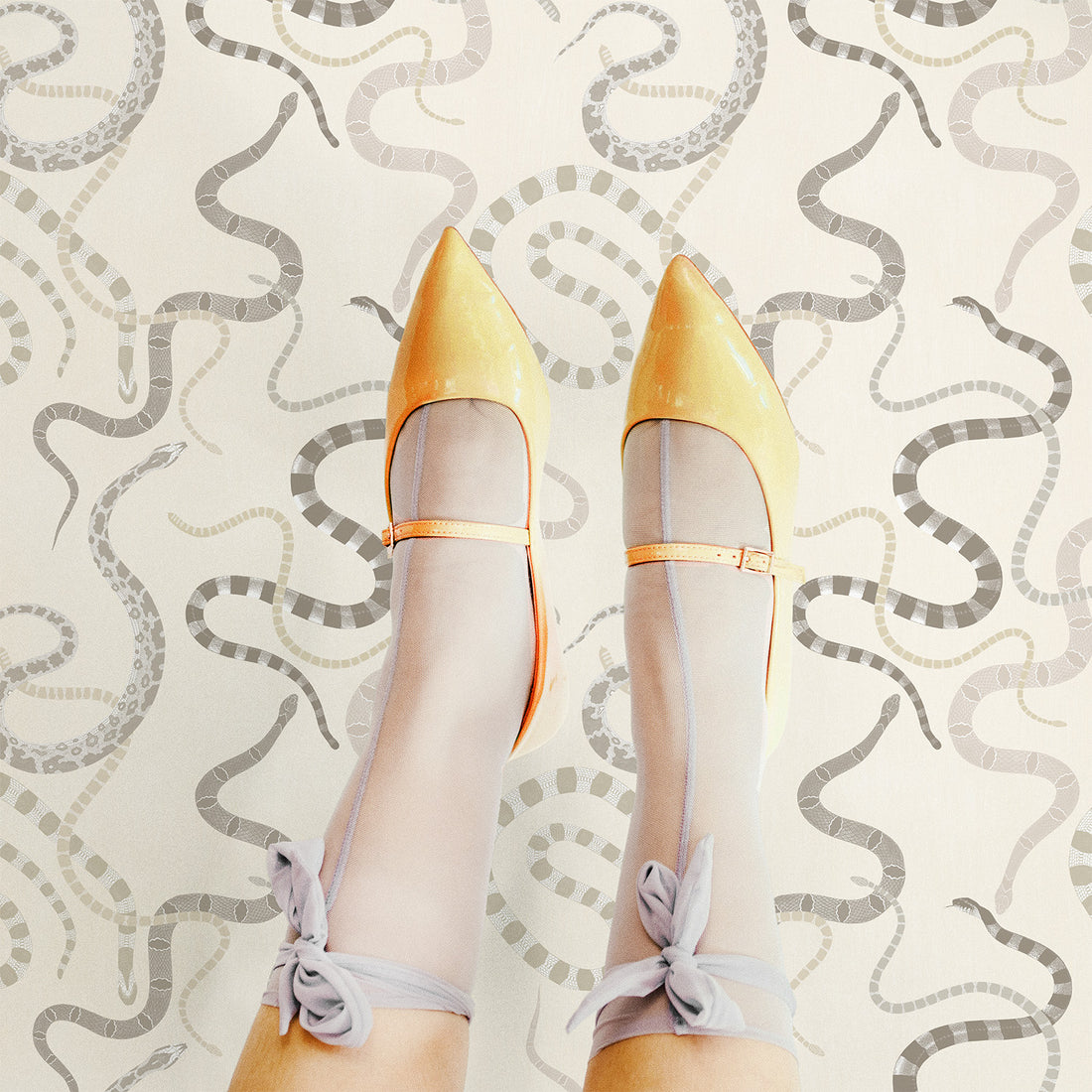 Neutral Snake In The Grass Wallpaper