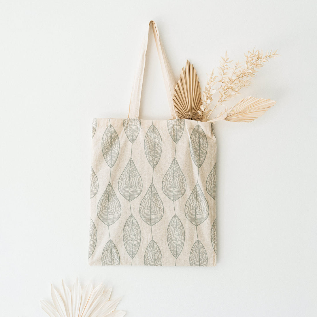 farmhouse style tote bag with leafy green print