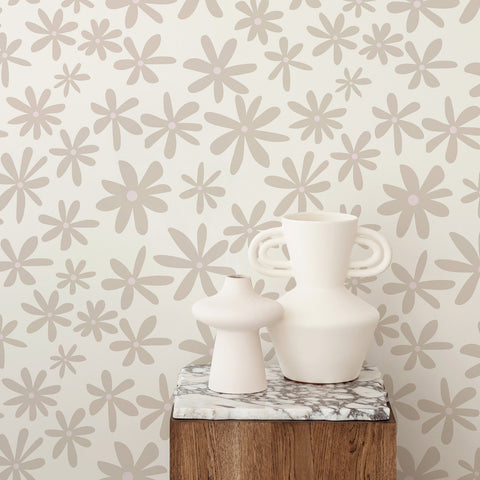 Neutrale Tapete mit Gänseblümchen-Print