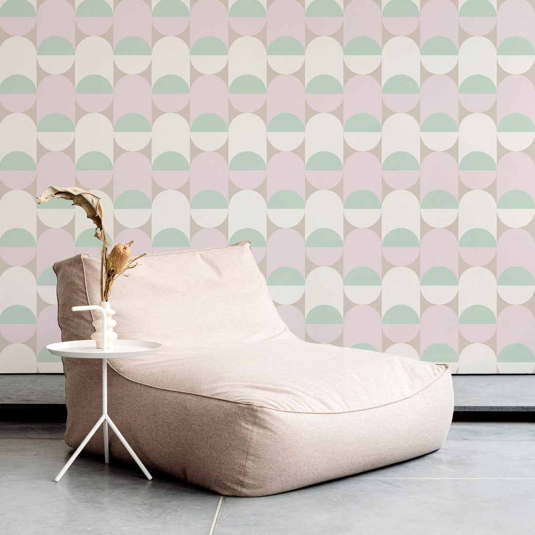 retro geometric circles wallpaper in pastel colors 