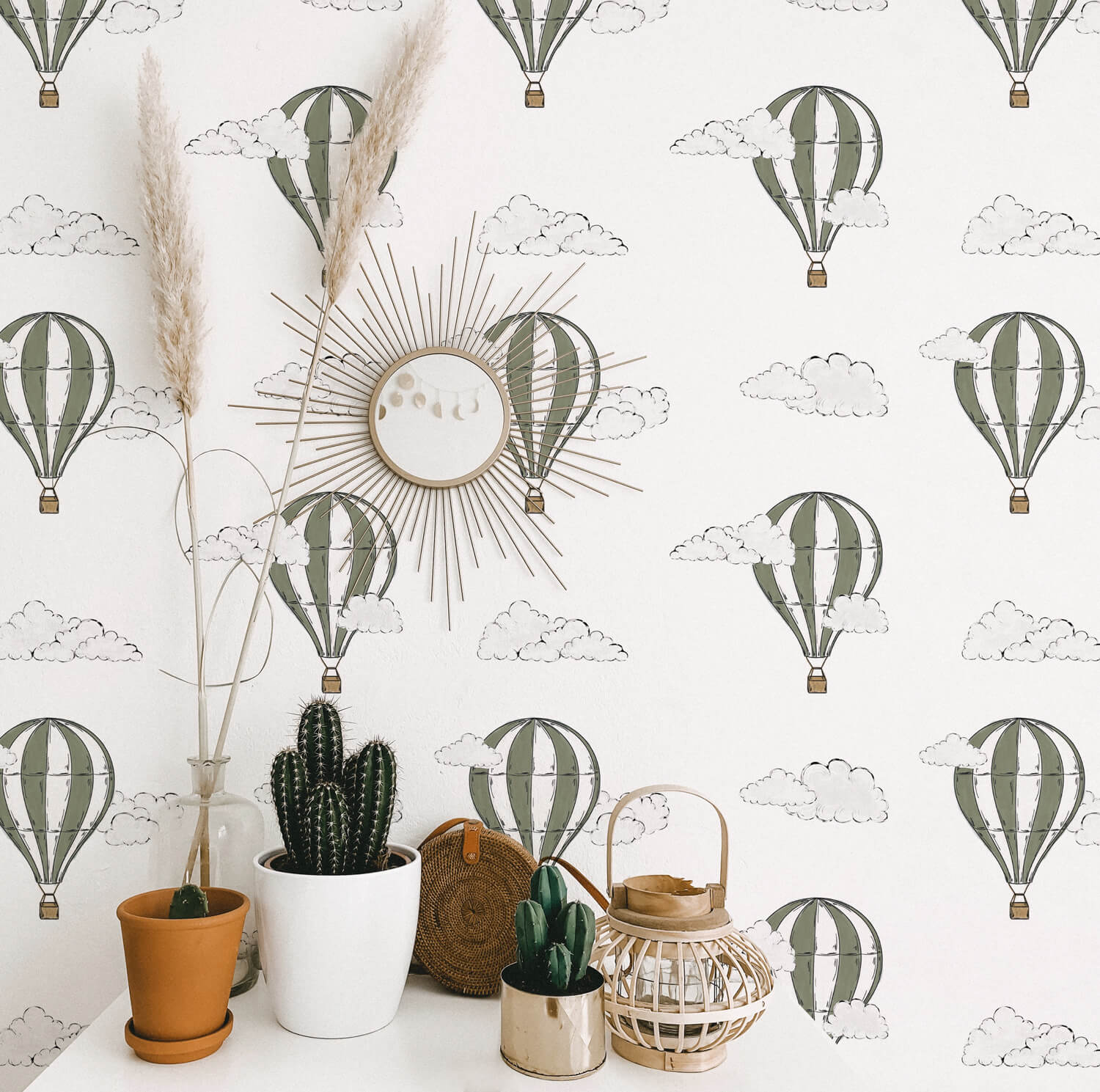 Wallpaper with green air balloons by Livettes | Livettes Wallpaper