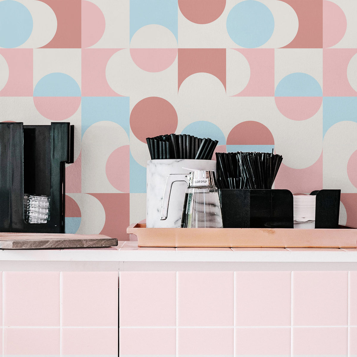 Pastelkleurig geometrisch retro behang | Livettes Wallpaper